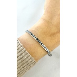 Bracciale rigido frase "Per quanto sia raro il vero amore, è ancor più rara l'amicizia "